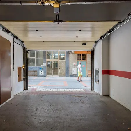3br Spacious Patio 2 Min To - Parking *